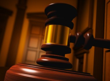 广西一男子驾车故意撞死一对夫妻，他这么做的目的是什么？