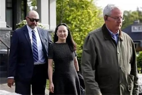 时隔1028天,孟晚舟终于回国,为何会选在深圳降落?