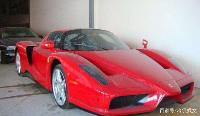 身家百亿却低调做事，一双鞋价值三十万，一支烟价值三万，这个人是谁？