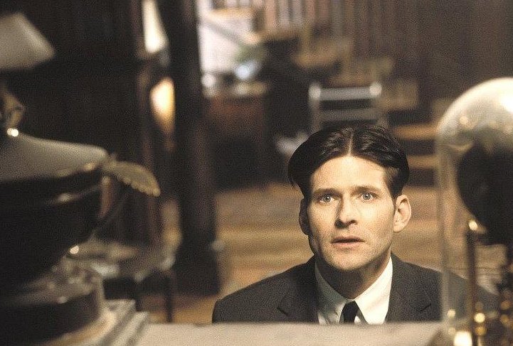 外国有一部电影,就是老鼠吃人,很多老鼠,我以前看过一次,很好看,片名忘了,有谁知道?