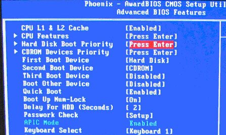 技嘉主板G31，如何设置U盘启动？