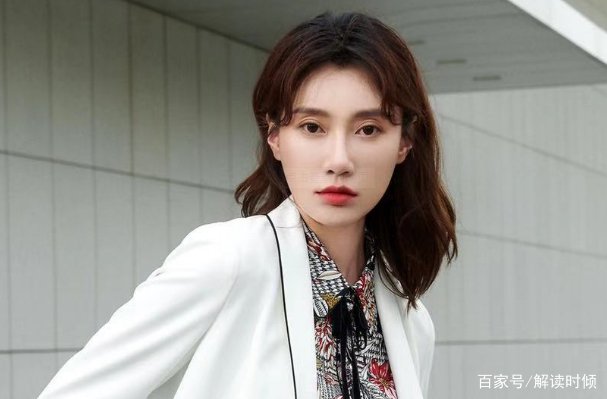 李斯羽高颜值力压群女星，但却掌掴得了癌症的男友，她为什么要这样做？