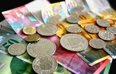 瑞士「全民发工资」是怎么回事？
