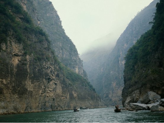 诗句天门中断楚江开碧水东流至此回中的楚江是指