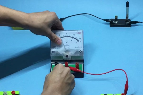 两个电压表串联会怎样