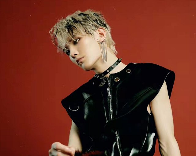 男星灵超在街头与网约司机吵架，情绪很激动！这件事会影响他的星途吗？