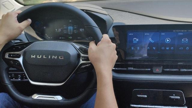 动力肉？价格贵？真实试驾五菱凯捷，大量实拍图，很值