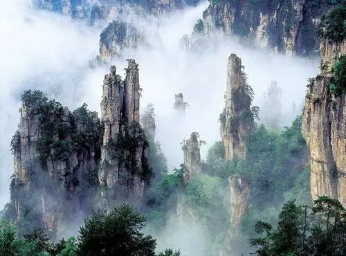 张家界一剧场约2000观众属高风险，当地做出了哪些应对举措？