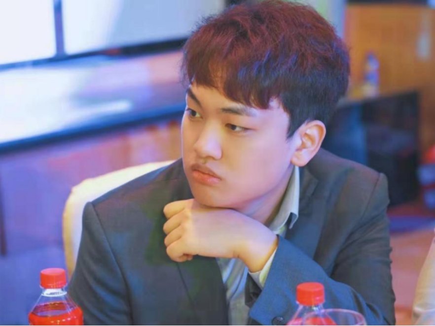 王者荣耀选手刺痛正式退役