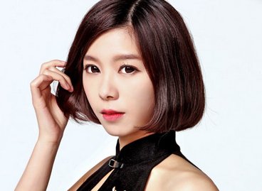 小苍和苏小妍淡出视野，小楼当上老板，LPL初代4朵金花如今怎样了？