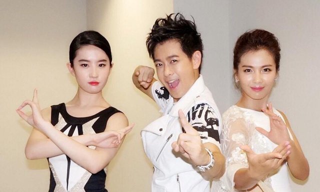 谁有明星合成的图，最好有刘涛，刘亦菲的