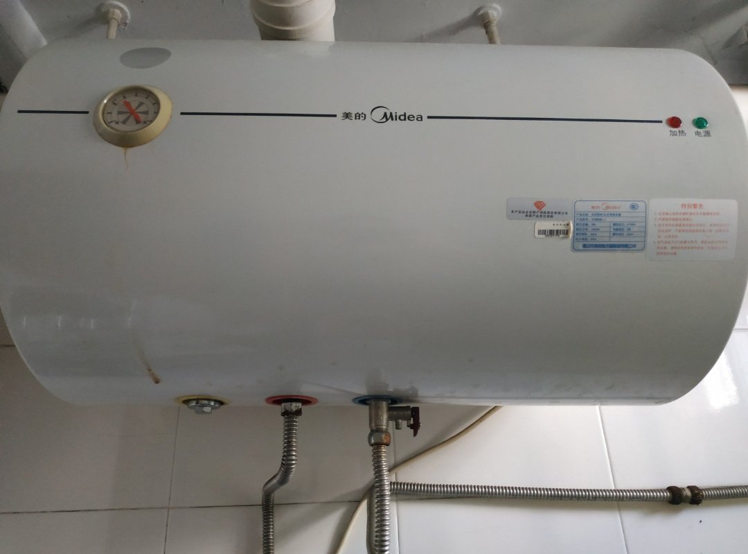 ES60H一c3(E)指示灯不亮不加热什么原因有保险丝吗