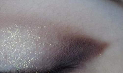 儿童舞台妆眼影画法？