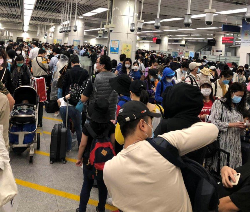 珠海市民因疫情封控,连夜离开珠海,他们为什么这么做?