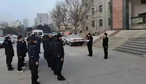 牺牲女法官的女儿至今都不知道妈妈走了，她的女儿有没有权力知道此事?