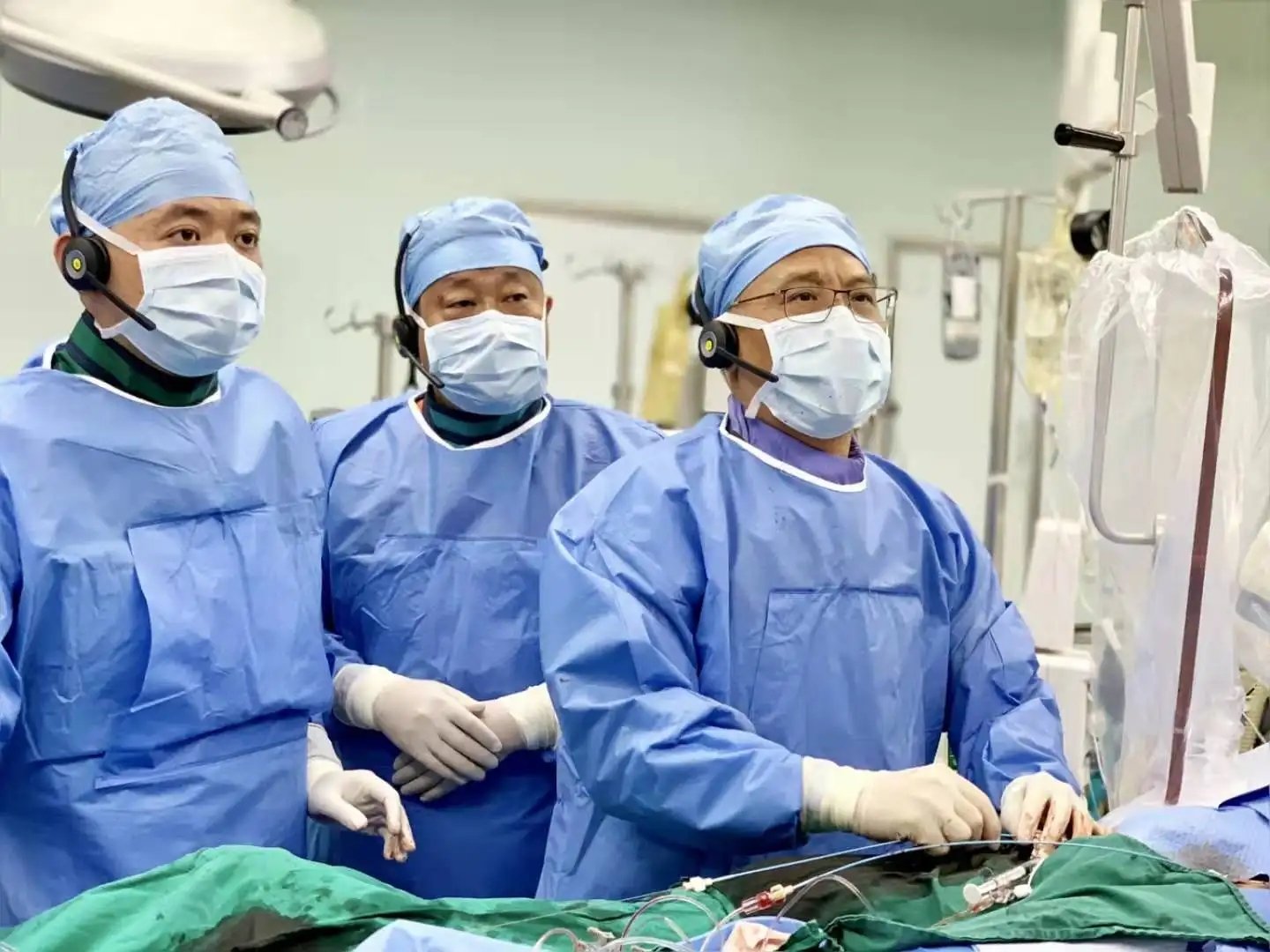 因疫情影响山东大姐露宿街头，感染三天无人问，目前是否得到救助？