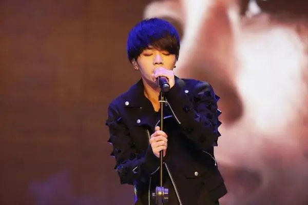 华晨宇被嘲唱歌像做法,他本人对此作何回应?