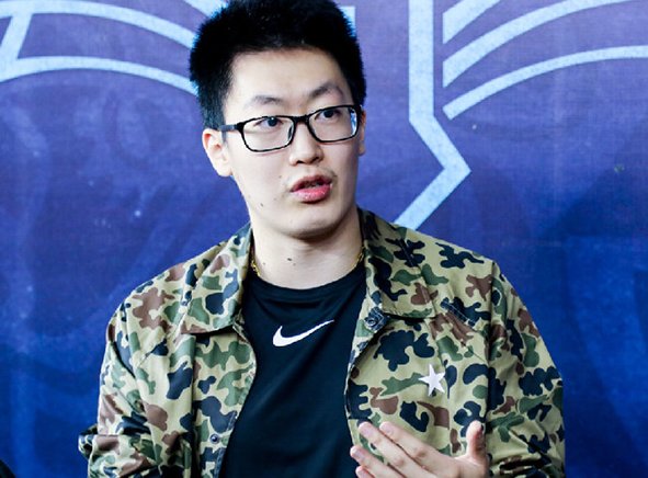 S11总决赛，管泽元别说话了登上热搜，当时到底发生了什么？