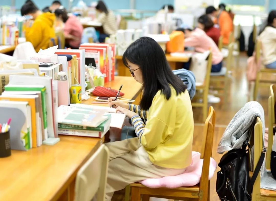 人民日报评考研房价格暴涨，这是否能算是宰客行为？