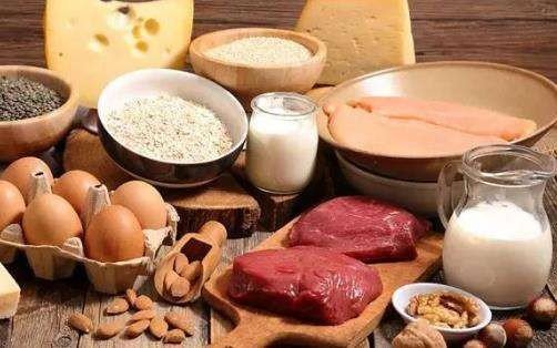 为做美妆博主更上镜，女生因太瘦被老板要求增肥10斤！这要求合理吗？