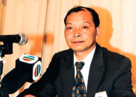 蒋泉龙的家人及豪车