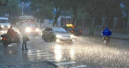 为什么河南最近频繁遭遇强降雨？