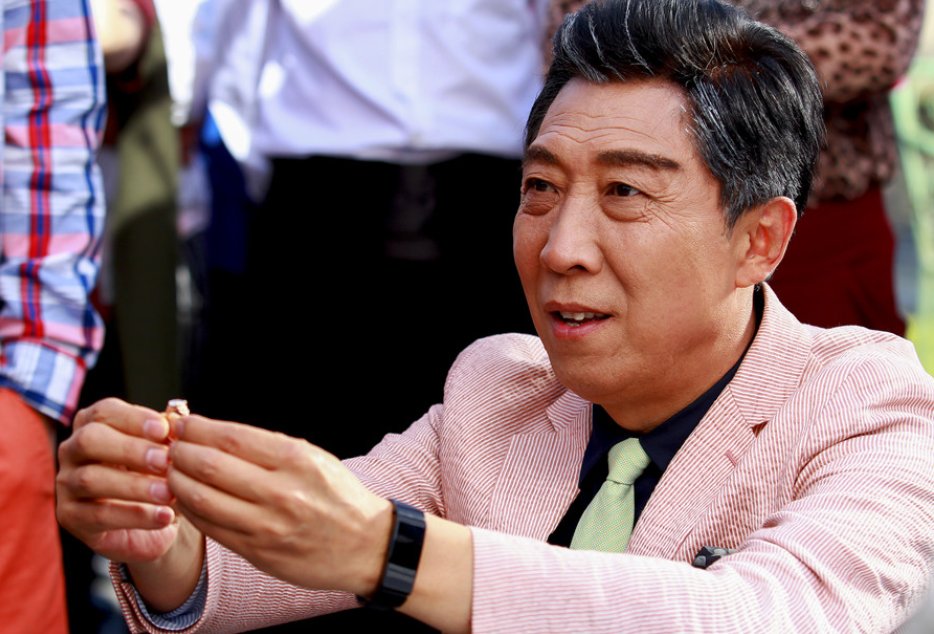 爱的厘米中关雨晴的父亲是谁?