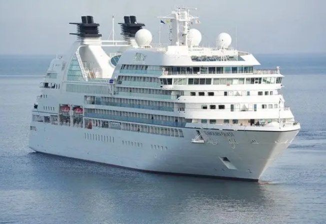 现场：台风后百米巨轮搁浅沙滩，有关部门采取了哪些措施？