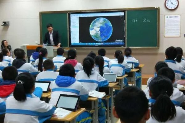 什么是最长的纬线