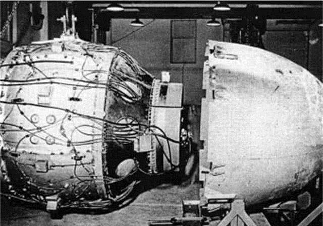 为什么原子弹分为铀弹和钚弹？有何区别？