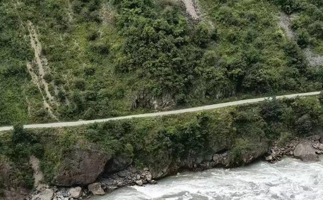 仍在搜救！云南女子连人带车坠江失联10天，是否有被害的可能性？