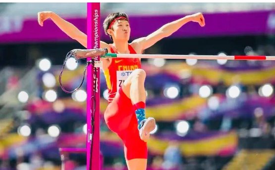 张国伟跳高最高纪录是多少？