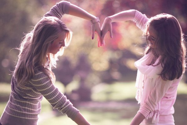 朋友圈骂闺蜜被判赔1千元，闺蜜欠债不还，难道不该被骂吗？