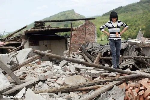 女子地震被埋废墟5小时：想着孩子！对于妈妈来说，为啥孩子永远是第一位？