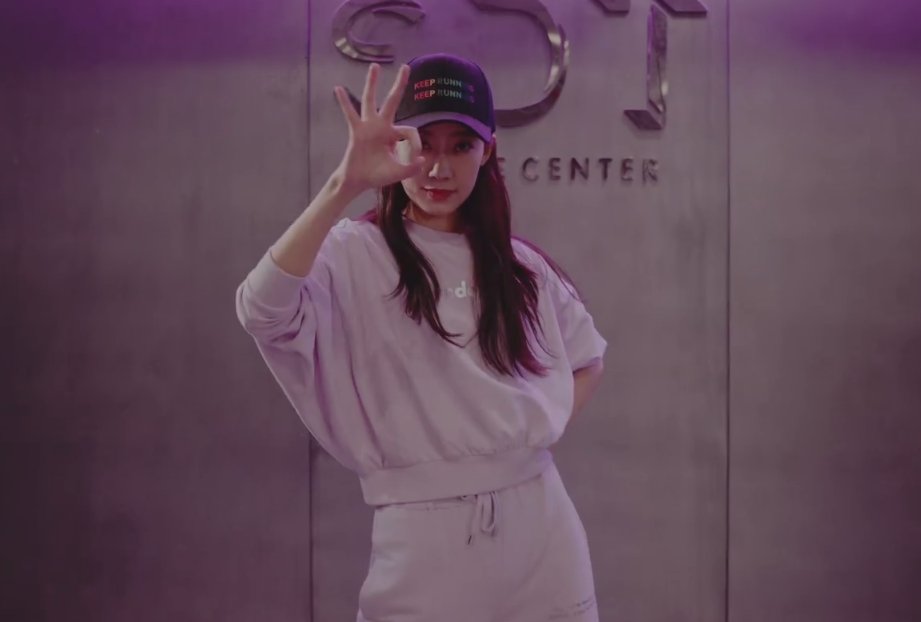 张小斐：没学会yes和ok，学会这个难吗？