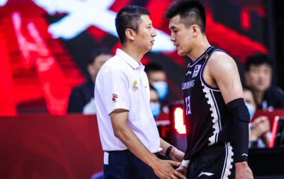 郭艾伦为何会被CBA公司书面警告？