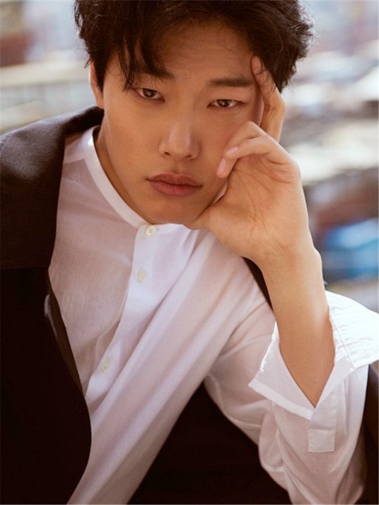 《夜枭》蝉联韩国票房冠军，这部电影有什么亮点？