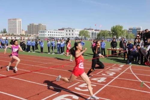 老师让女学生喝醋推迟生理期，老师这么做的原因是什么？