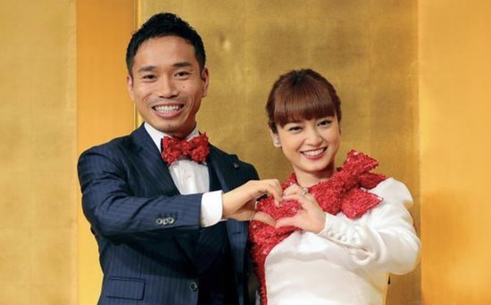 日男足世界杯首战获胜他们的太太团备受瞩目吗？