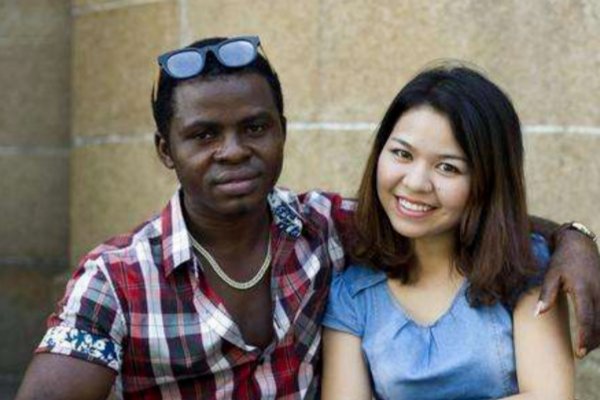 都说黑色可以吸收热量，为何处于炎热地区的非洲人仍然会被进化成黑人呢？