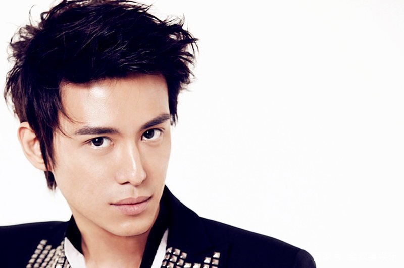 向华强都惹不起的人，父亲的葬礼号称是“世纪丧礼”，他到底是谁？