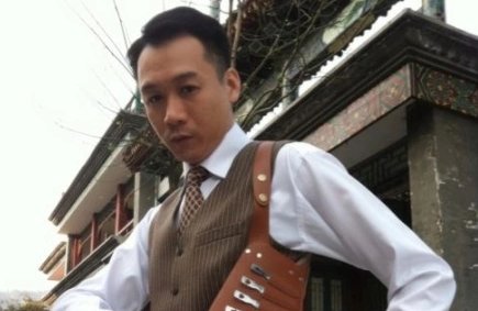 演员高虎因为什么事情被抓进了看守所？