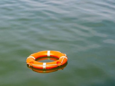 福州一龙舟断裂致一人溺亡，如何避免此类悲剧的发生？