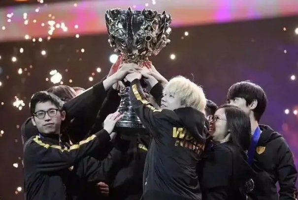 英雄联盟历届全球总冠军