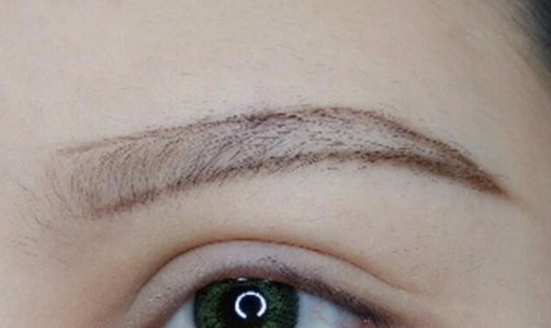 儿童舞台妆眼影画法？