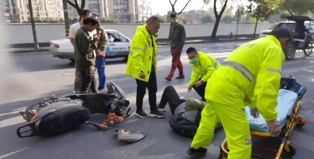 “刘邦”、“项羽”骑车未戴头盔被罚，他们的行为违反了哪些法律规定？