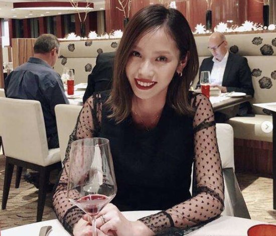 日男足世界杯首战获胜他们的太太团备受瞩目吗？