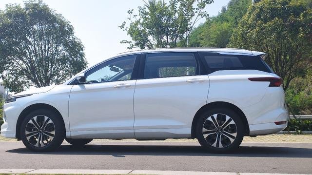 动力肉？价格贵？真实试驾五菱凯捷，大量实拍图，很值