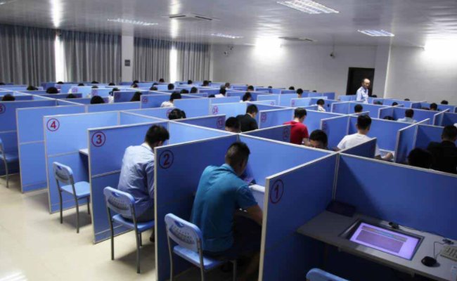 广西一男子驾考科一考34次，你觉得这样的人适合开车上路吗？