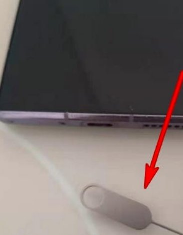 怎么把小卡装在手机里？？